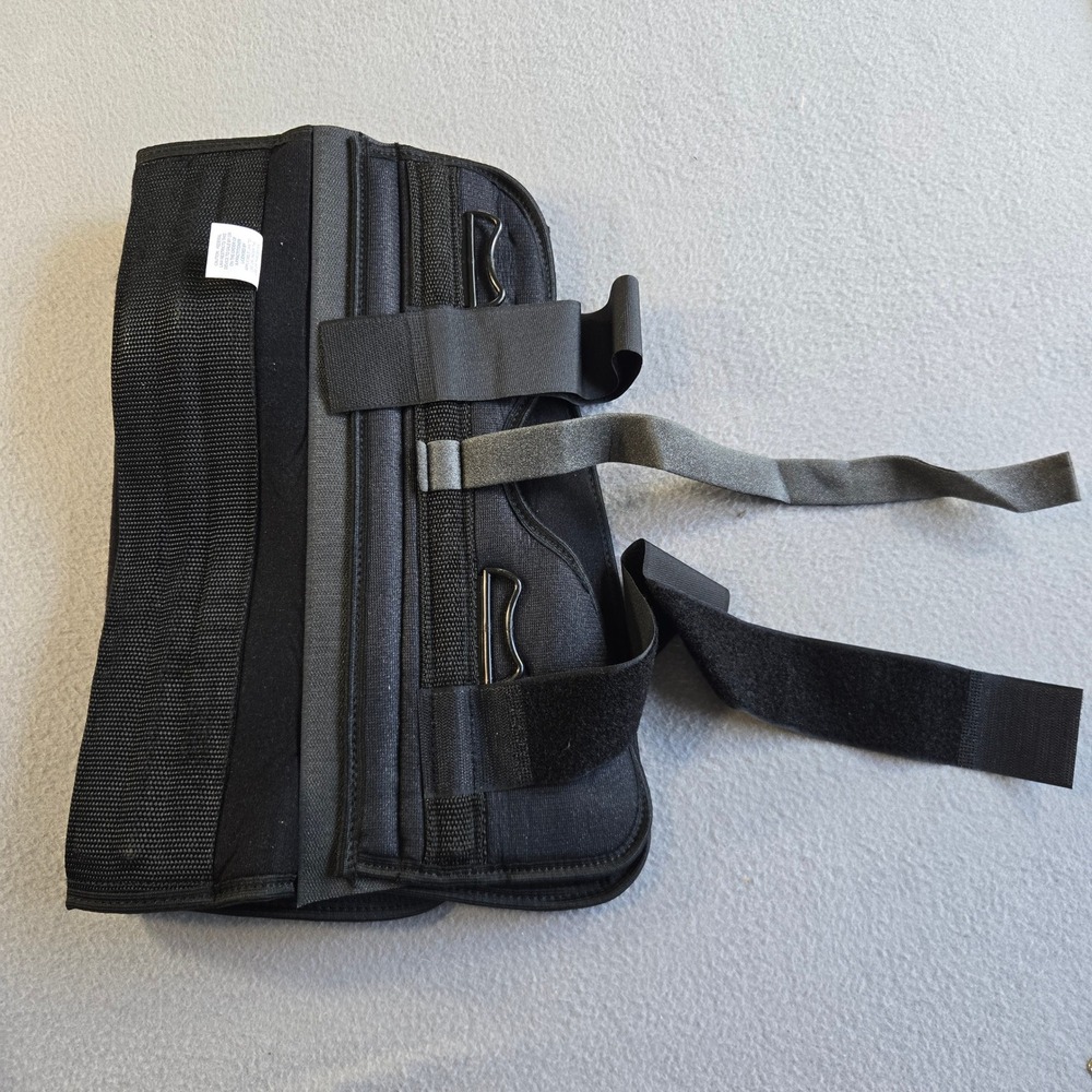 DeRoyal Knee Immobilizer Unisex Universal Black 16in Tri-Panel 11-403A-00 L1830